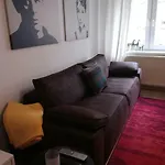 In Mit 2 Schlafzimmern, Wohnzimmer, Balkon, Parkplatz - Erdgeschoss Ερφούρτη