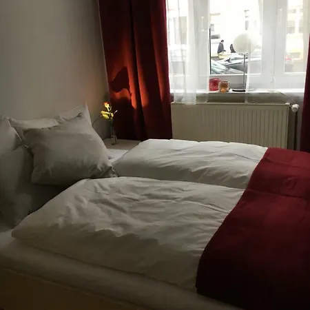 In Mit Kleinem Balkon, 2 Schlafzimmer Apartman Erfurt