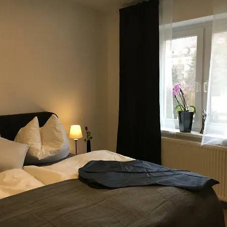 In Mit Kleinem Balkon, 2 Schlafzimmer Apartment