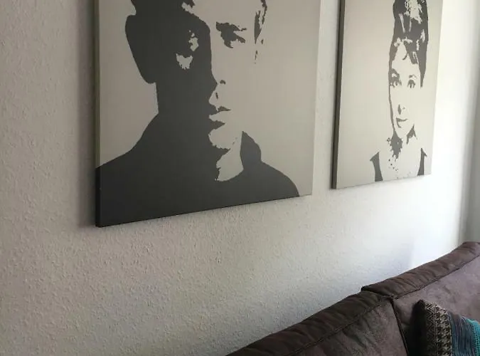 Daire In Mit 2 Schlafzimmern, Wohnzimmer, Balkon, Parkplatz - Erdgeschoss