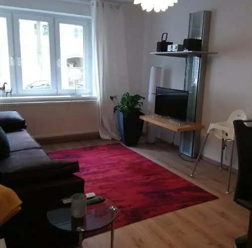 Apartman In Mit 2 Schlafzimmern, Wohnzimmer, Balkon, Parkplatz - Erdgeschoss *