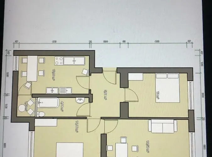 In Mit 2 Schlafzimmern, Wohnzimmer, Balkon, Parkplatz - Erdgeschoss 아파트